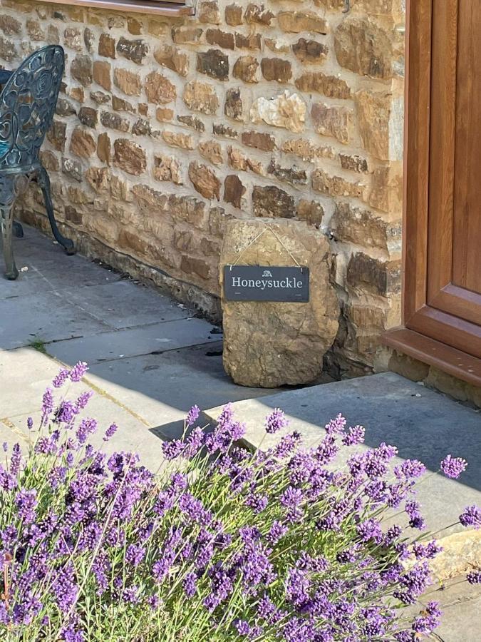 Honeysuckle Cottage - Hillside Holiday Cottages, Cotswolds Warmington Extérieur photo